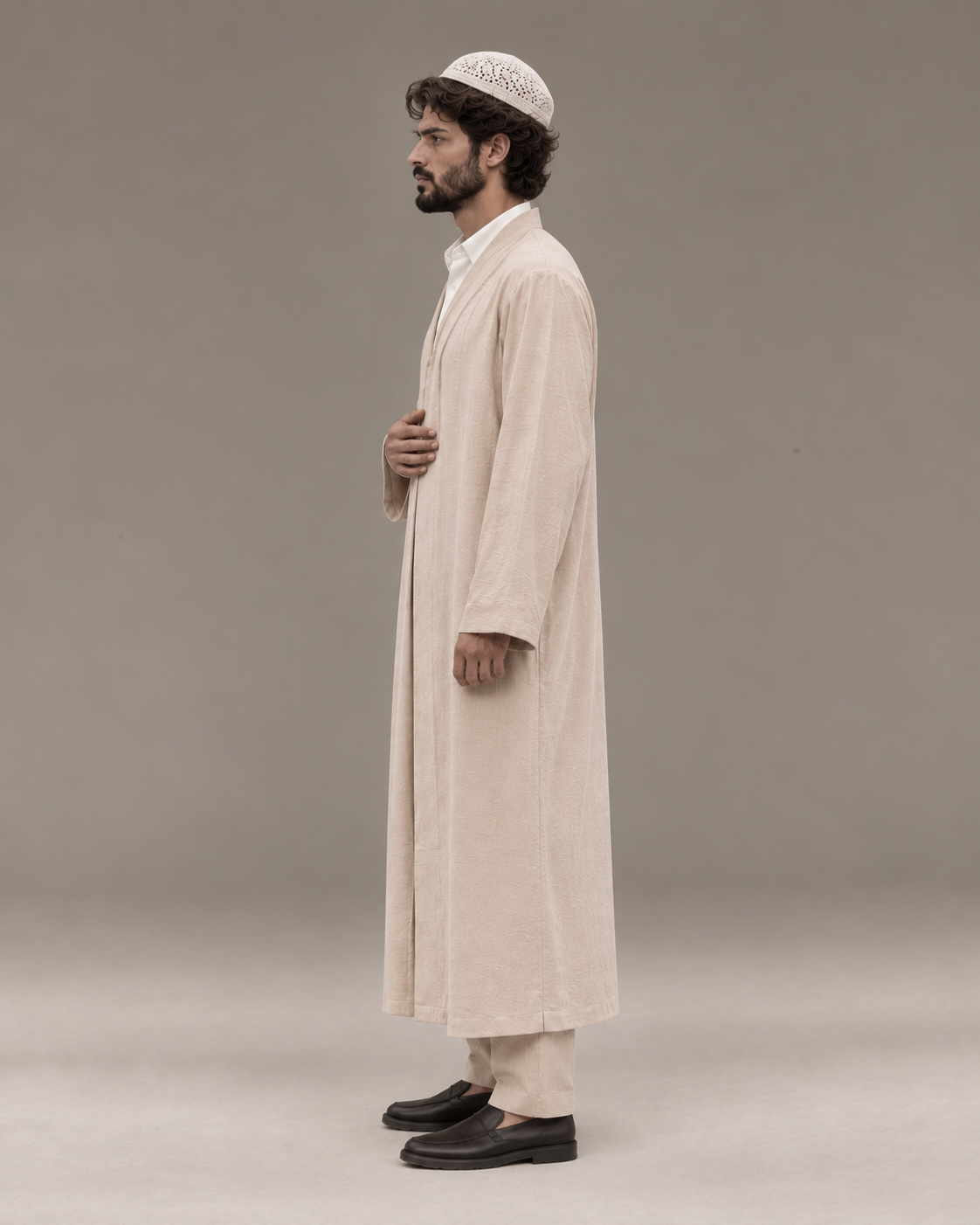 Klasik Kesim Erkek Namaz Cübbesi – Krem
